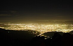 La città di Xela di notte.jpg