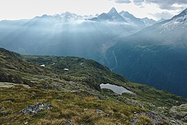 Lacs des Chéserys au lever du soleil (2018).jpg