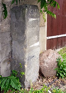 Gasthof mit Ausstattung, Scheune und Wegestein