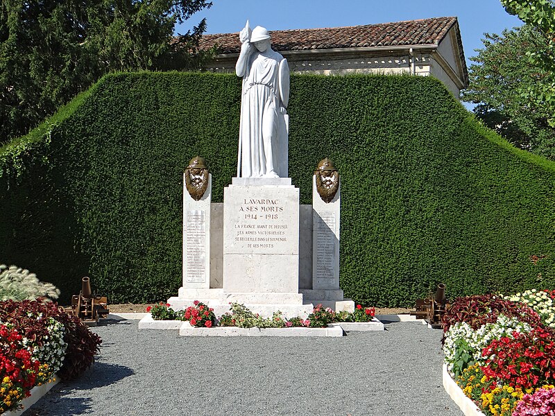 File:Lavardac - Monument aux morts -2.JPG