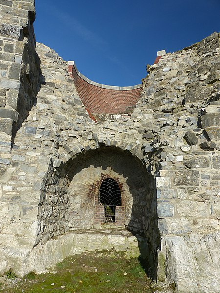 File:Lime kilns at Bryn Mawr (Aberdo Quarry) 03.jpg