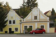 Čeština: Památkově chráněné domy č. 36 a 38 v Lipové ulici v Rudolfově, okres České Budějovice, Jihočeský kraj. English: Listed buildings in Lipová street no. 36 and 38 in Rudolfov. České Budějovice District, South Bohemian Region, Czechia.