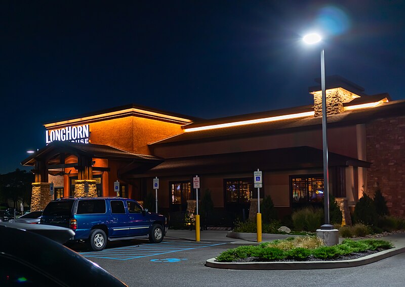 File:Longhorn Steakhouse Farmingdale NY.jpg