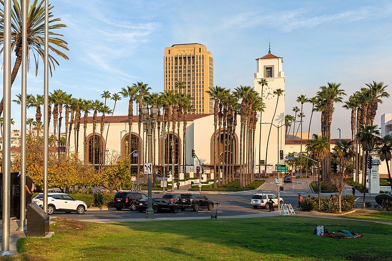 File:Los Angeles. Union Station. Exterior. 2022-03-02 15-48-48.jpg