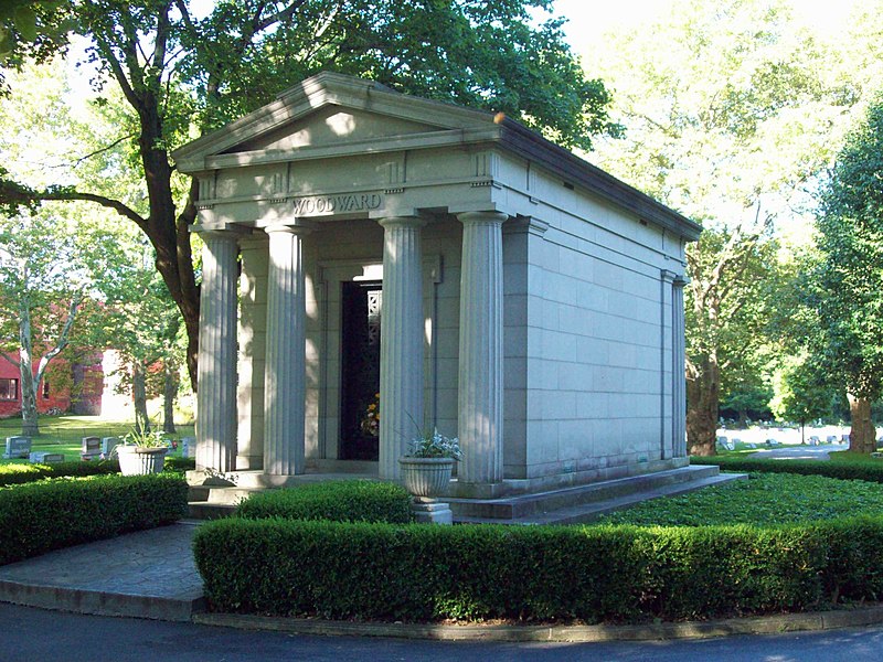 File:Machpelah Cemetery - Woodward Mausoleum Aug 10.jpg