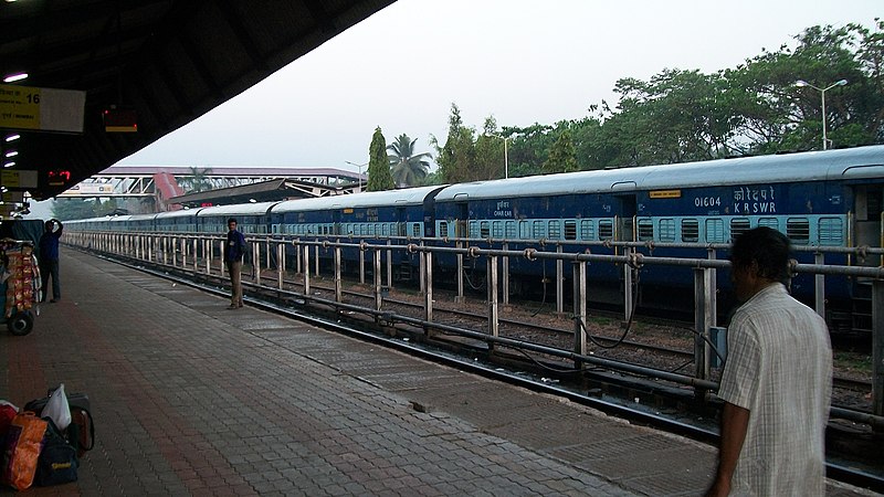 File:Madgaon Station Main Platform - panoramio.jpg