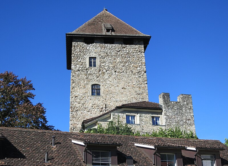 File:Maienfeld Brandis Turm.JPG