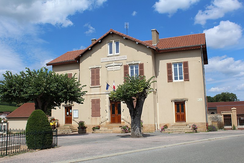 File:Mairie Clessé Saône Loire 4.jpg