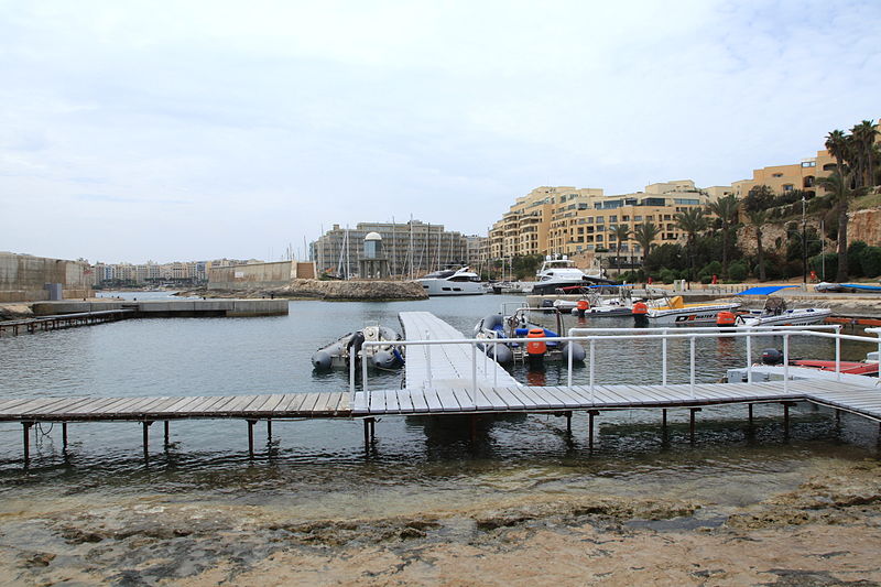 File:Malta - St. Julian's - Vjal Portomaso - Hilton + Portomaso Marina 09 ies.jpg