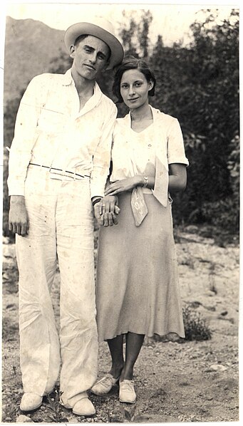 File:Man and woman 1933-34.jpg