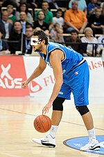 Marco Belinelli during a game Marco Belinelli.jpg