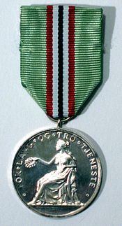 Medaljen for lang og tro tjeneste advers.jpg