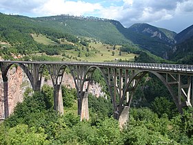 A Đurđevića Tara Bridge című cikk szemléltető képe