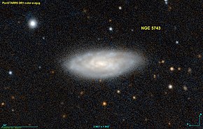 Спирална галаксија NGC 5743