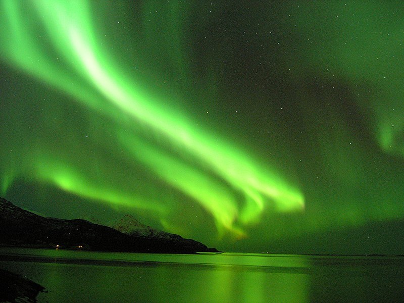 File:Northern lights in Tromsoe.jpg