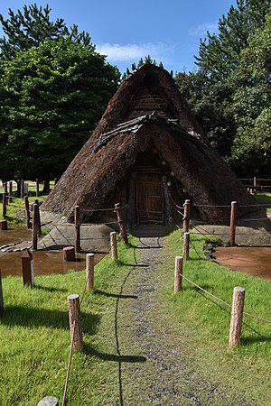 English: Okyouzuka Ruins site, in Nonoichi, Ishikawa, Japan. 日本語: 御経塚遺跡（石川県野々市市）