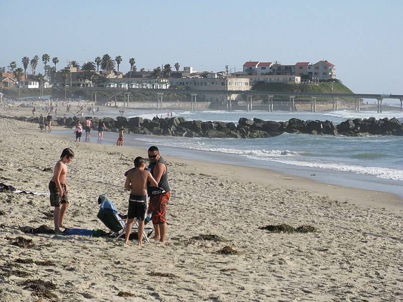 File:On the beach - panoramio (3).jpg