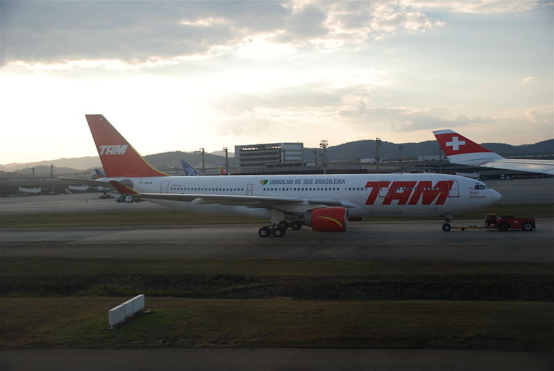 File:PT-MVB@GRU,01.07.2008-520bd - Flickr - Aero Icarus.jpg