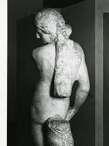 Dettaglio della parte posteriore della scultura