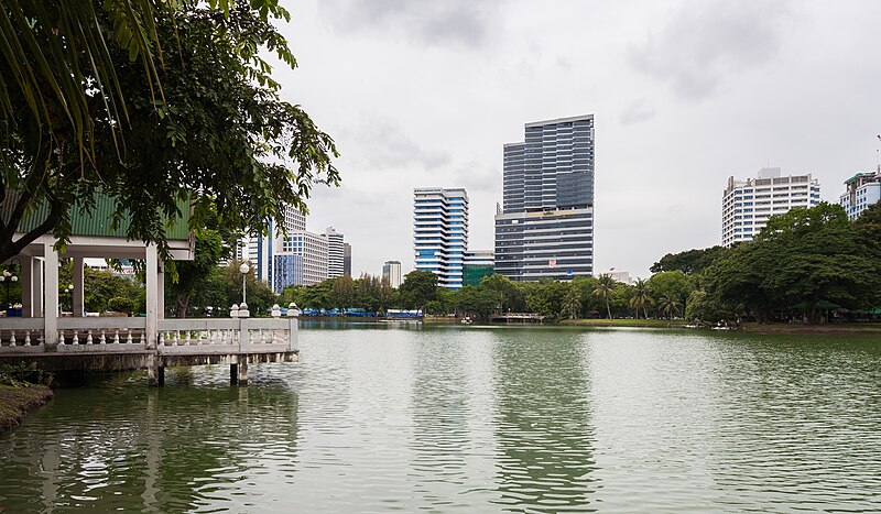 File:Parque Lumphini, Bangkok, Tailandia, 2013-08-22, DD 04.jpg