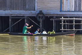 Perahu sebagai alat transportasi Sungai Martapura4