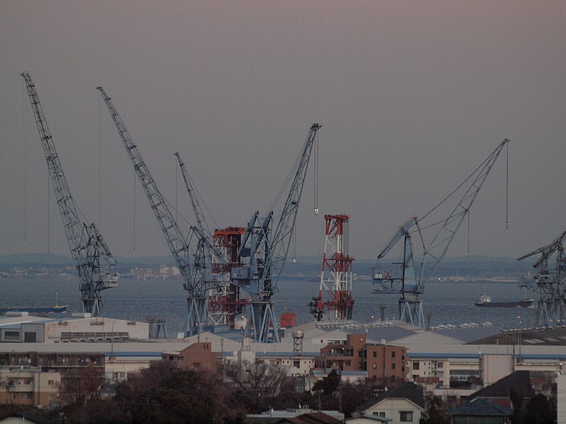 File:Pier from Honmoku-sancho park , Yokohama - panoramio (1).jpg