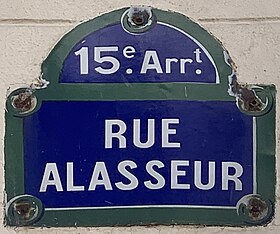 Voir la plaque.