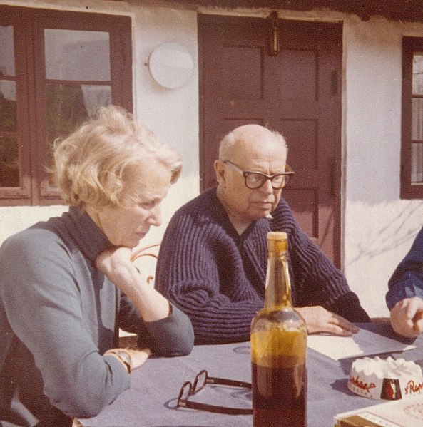 File:Poul and inger Henningsen.jpg