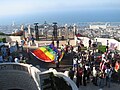 מצעד הגאווה בחיפה עובר על רקע מפרץ חיפה, יוני 2008