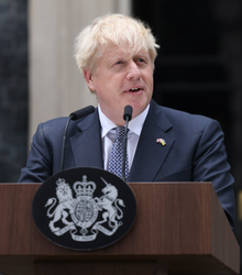 Prime Minister Boris Johnson's statement in Downing Street 7 July 2022 (cropped2).png