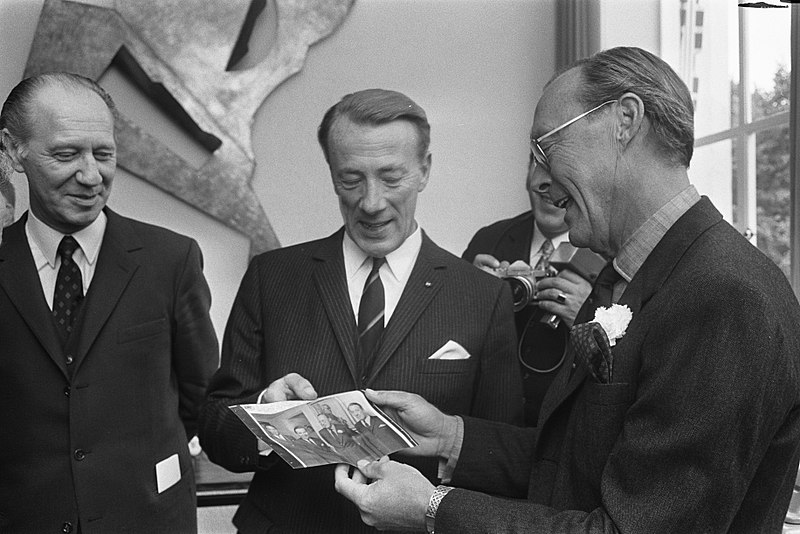 File:Prins Bernhard opent gerestaureerd pand van ANP in Den Haag nr. 10 v.l.n.r. ,, Bestanddeelnr 923-8421.jpg