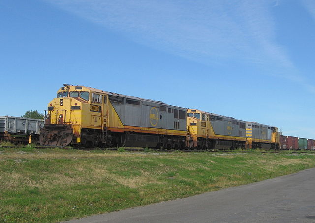 Three GE C40-8M diesel locomotives