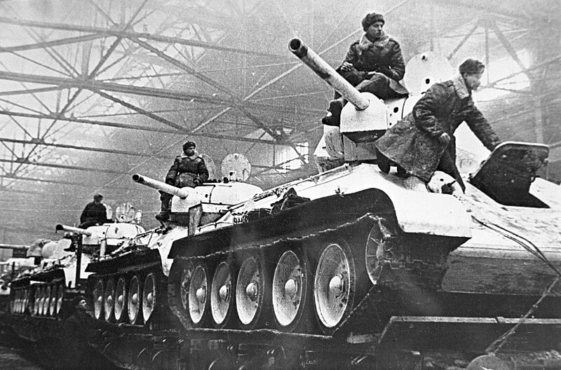 File:RIAN archive 1274 Tanks going to the front.jpg