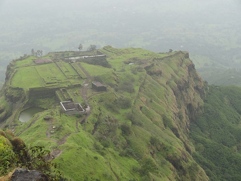 File:Rajgad Fort 01.jpg