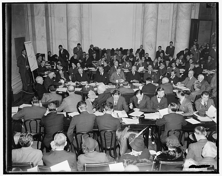 File:S.R.O. sign out as Monopoly Committee opens hearings. Washington, D.C., Dec. 1. Standing room only was the order today as the Temporary Economic Committee, Joint Legislative-Executive Body LCCN2016874466.jpg