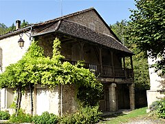 Maison à galerie à Montclard.