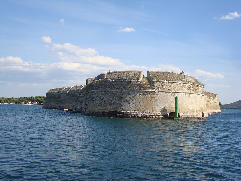 File:Saint-Nicholas Fortress in Šibenik3.JPG