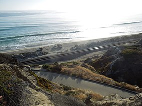 San Onofre Pantai Negara kereta api tracks.jpg