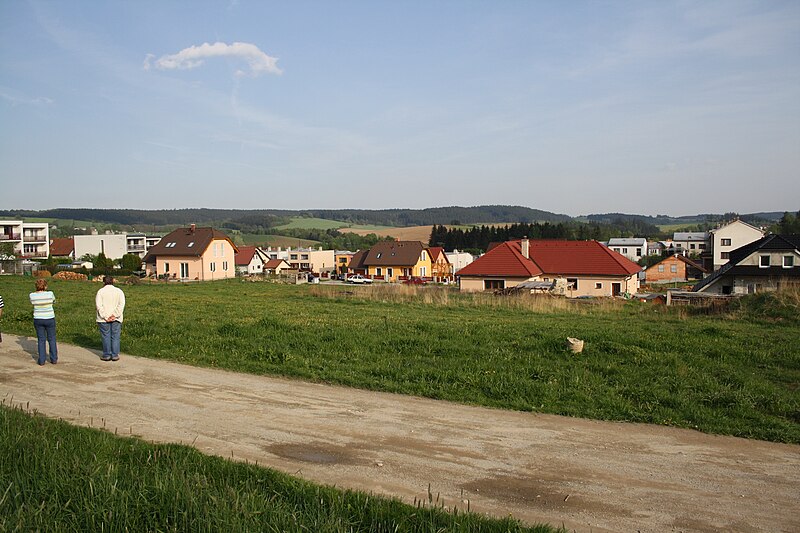 File:Satellite city in Třešť, Jihlava District.jpg