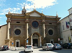 Savigliano-église de san pietro dei Cassinesi-facade1.jpg