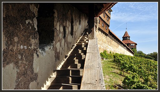 Seilergang, Hochwacht und Dicker Turm vor Herbsthimmel