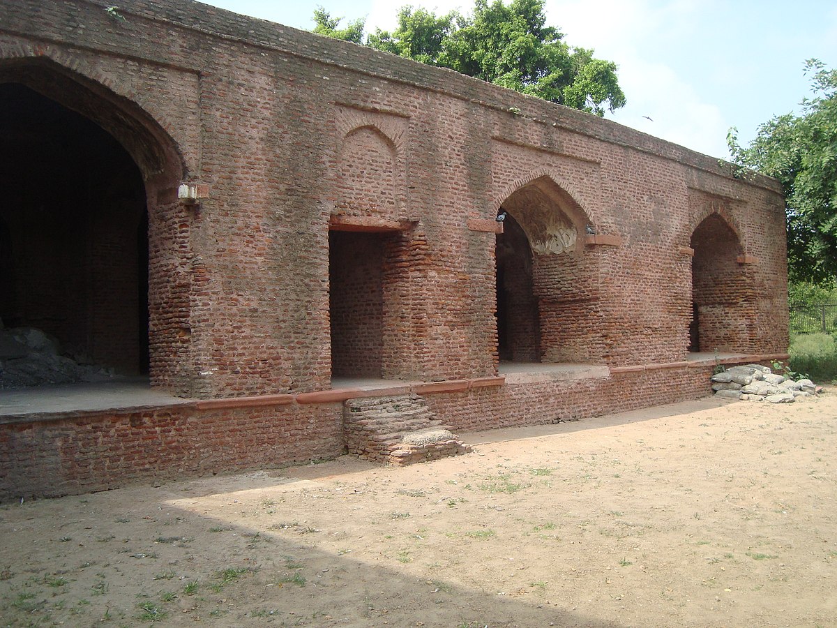 File:Sheesh Mahal, Shalimar Bagh, Delhi 04.JPG - Wikimedia Commons
