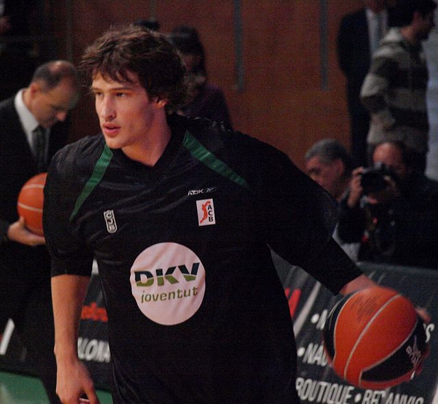 Simas Jasaitis was one of the BC Sakalai team leaders in 2000–01 season.