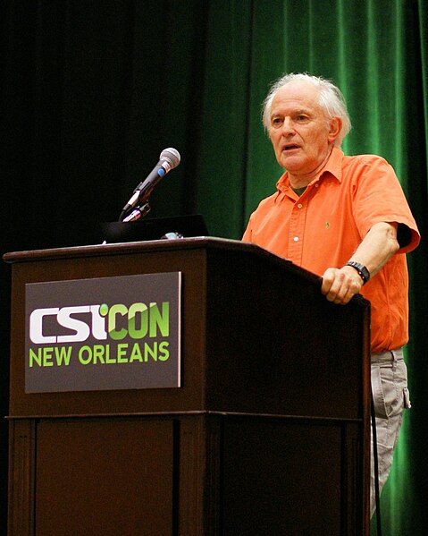 File:Sir Harold Kroto at CSICON 2011.JPG