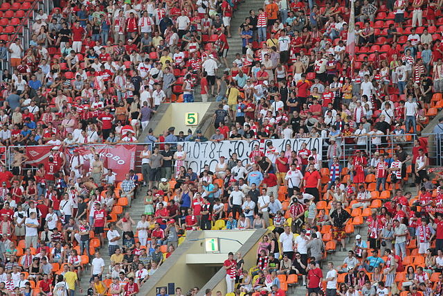 File:Spartak Moscow fans.jpg - Wikimedia Commons