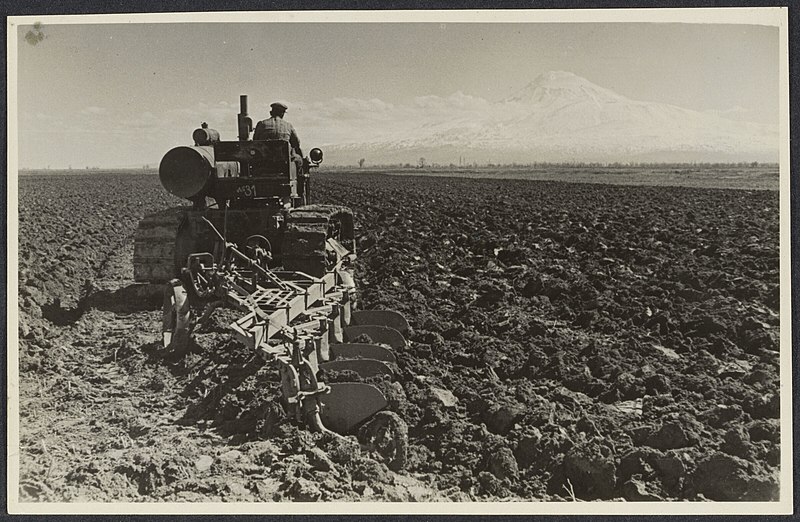 File:Spring field work in the Ararat Valley (Armenian SSR).jpg