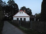 Čeština: Dům a plot ve Střížovicích. Okres Strakonice, Česká republika.