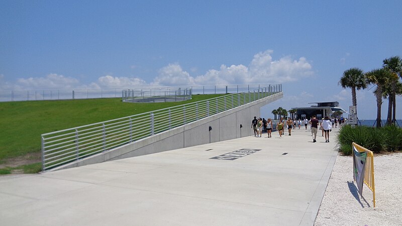 File:St. Pete Pier - Middle.jpg