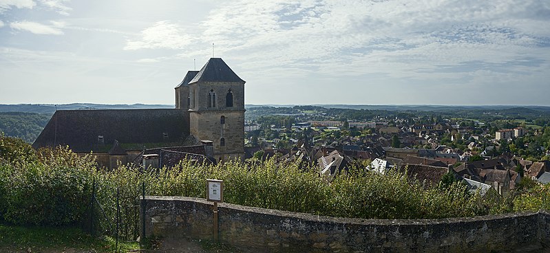 File:St Pierre de Gourdon (Lot) Gourdon vers le sud.jpg