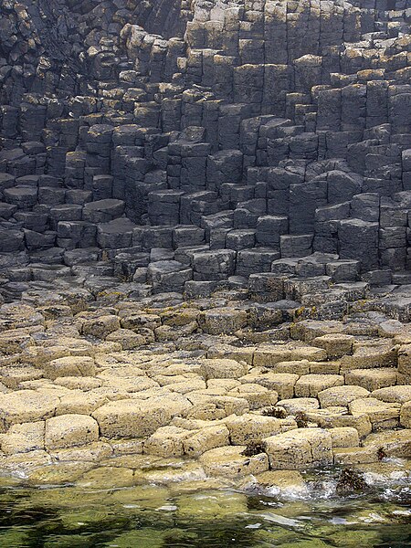 File:Staffa-basalt.jpg